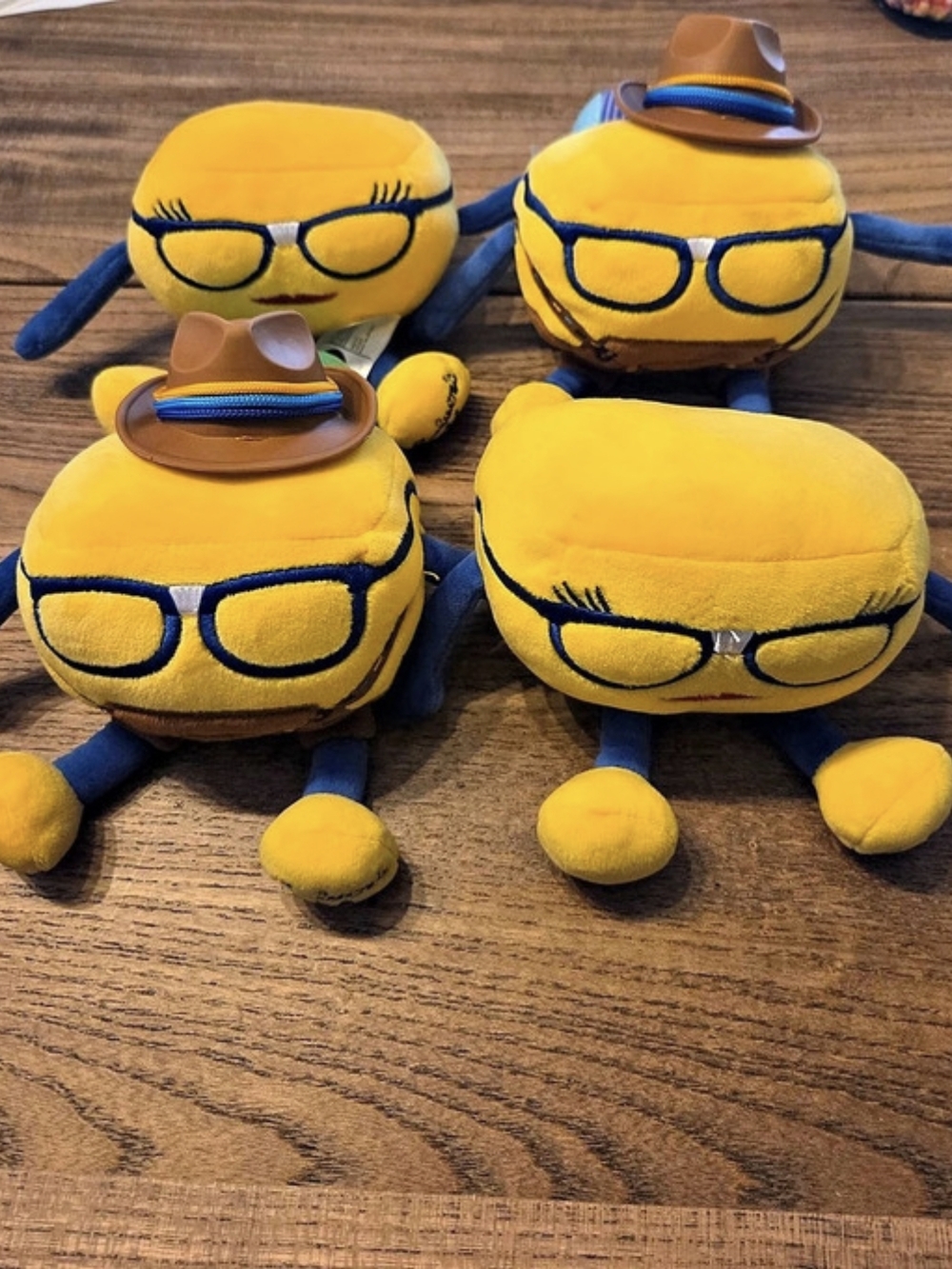 Culvers Plush Toy Set of 4 Yellow & Blue